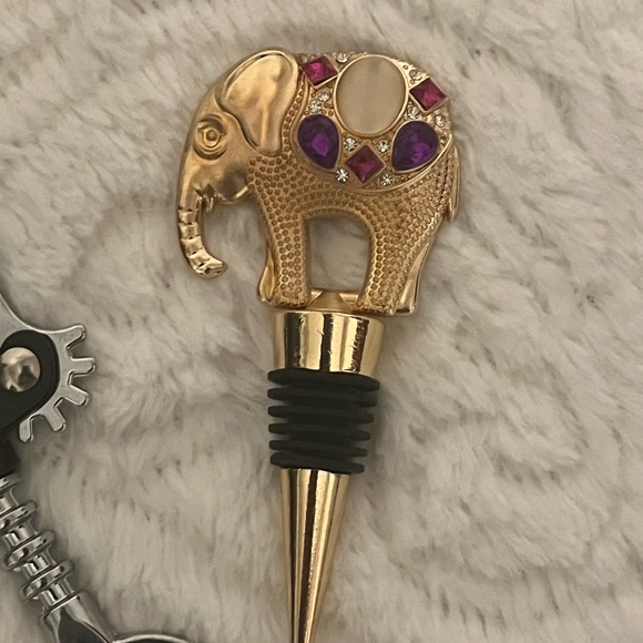 Set of two wine openers and jeweled wine stoppers - Picture 3 of 4